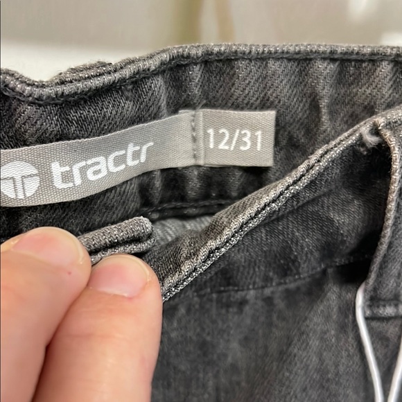 Tractr Gray Jean Shorts with Distressed Finish and Frayed Hem - Picture 3 of 11